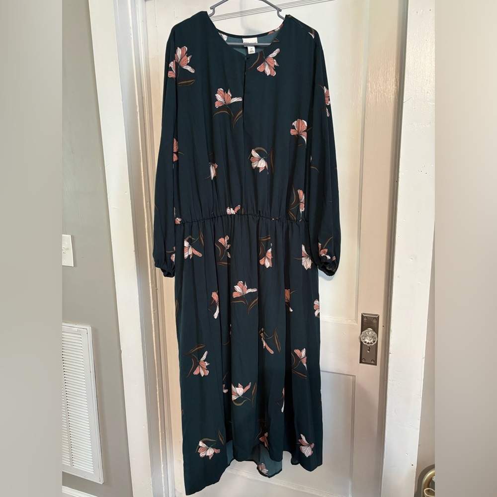 Ava & Viv Dark Green Floral Long Sleeve Dress